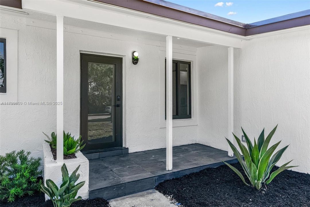 For Sale: $789,000 (5 beds, 3 baths, 2198 Square Feet)