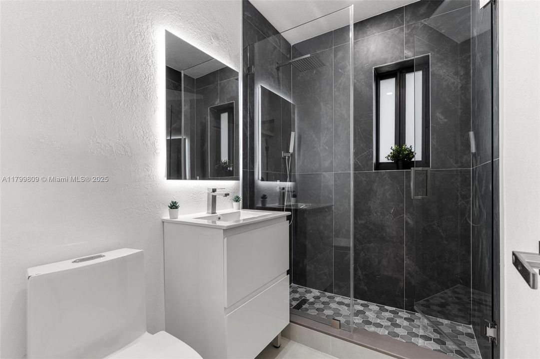 For Sale: $789,000 (5 beds, 3 baths, 2198 Square Feet)