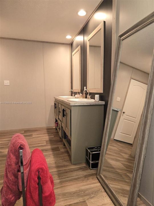 Recently Rented: $2,600 (5 beds, 4 baths, 0 Square Feet)