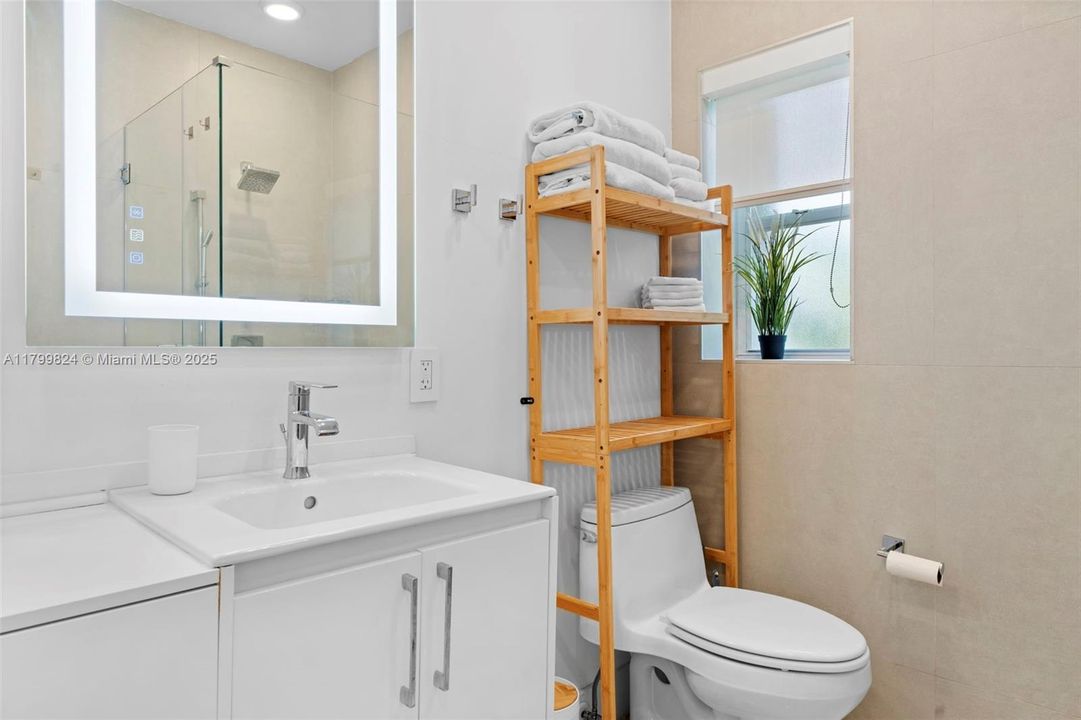 Activo con contrato: $13,000 (3 camas, 2 baños, 1824 Pies cuadrados)