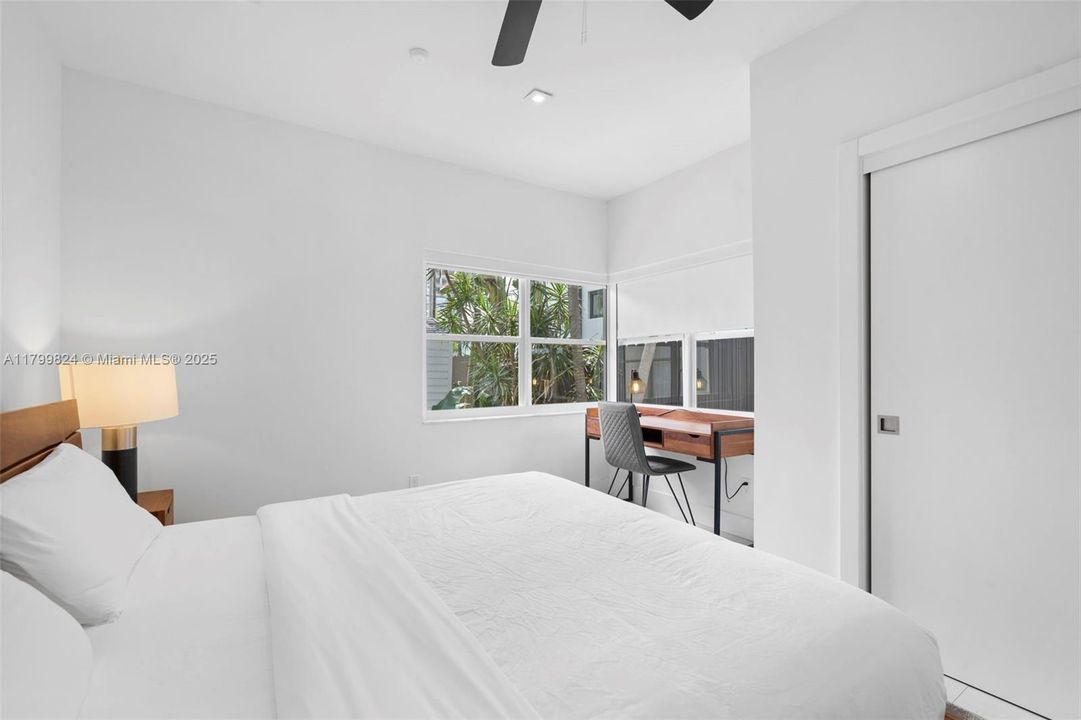 Activo con contrato: $13,000 (3 camas, 2 baños, 1824 Pies cuadrados)