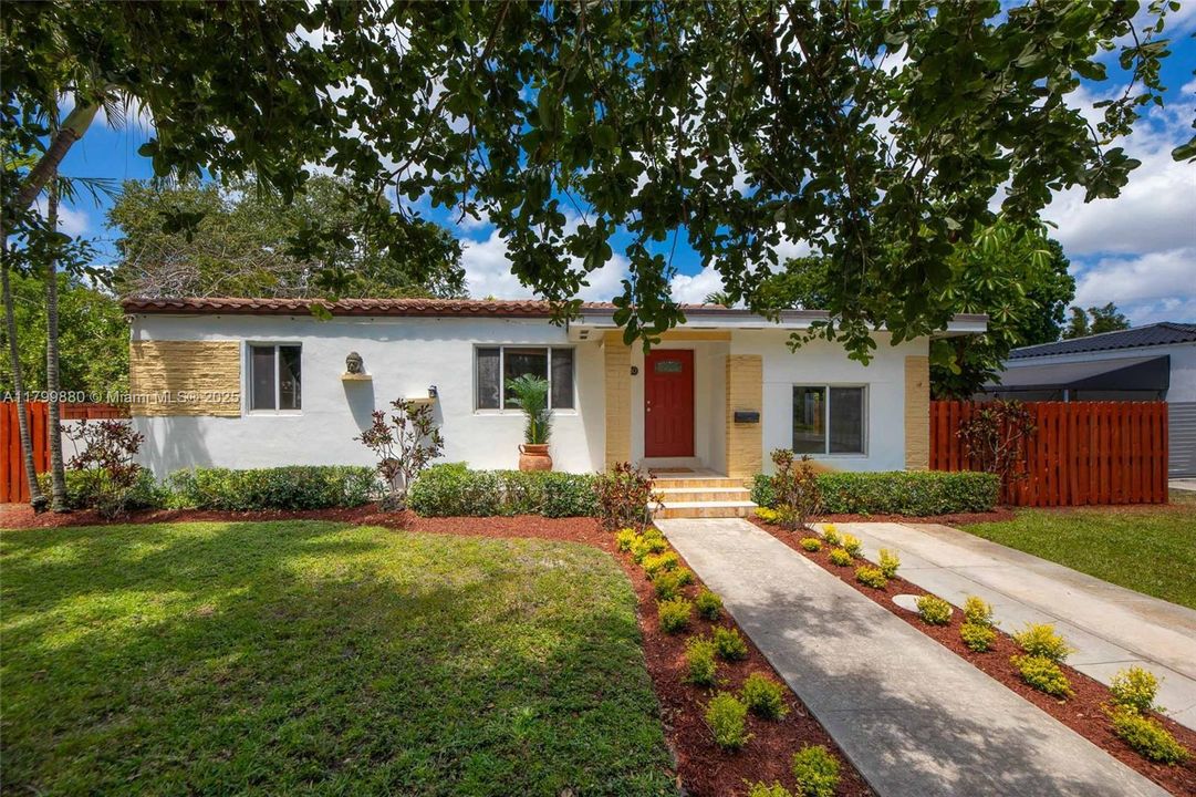 Recently Sold: $875,000 (2 beds, 2 baths, 1345 Square Feet)