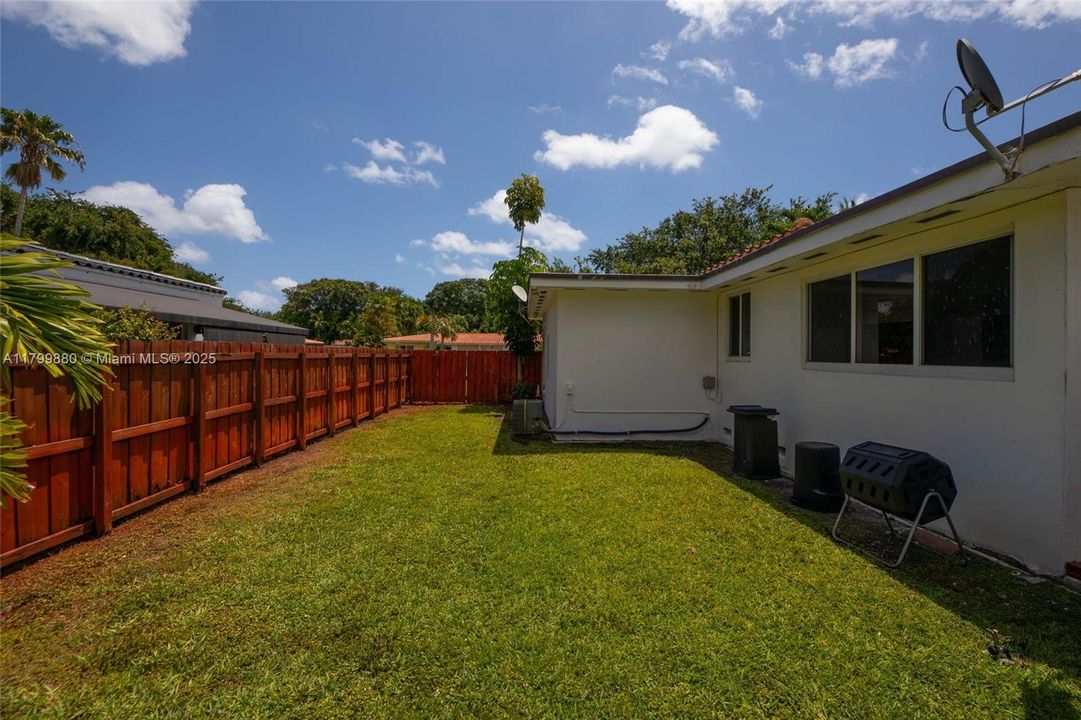 Recently Sold: $875,000 (2 beds, 2 baths, 1345 Square Feet)