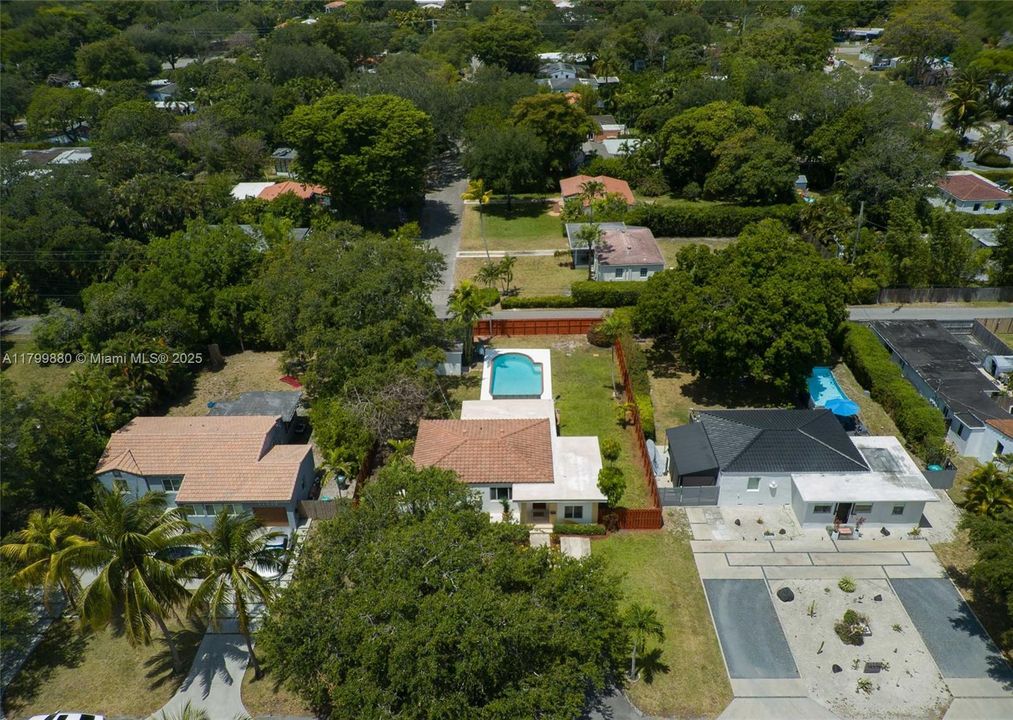 Recently Sold: $875,000 (2 beds, 2 baths, 1345 Square Feet)