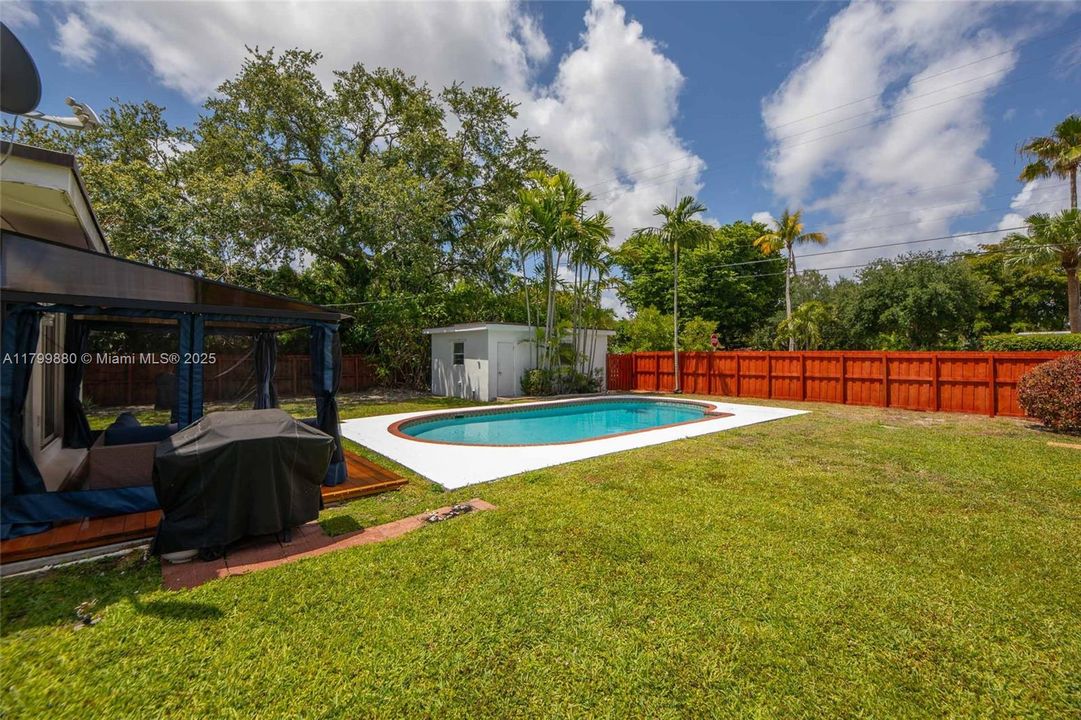 Recently Sold: $875,000 (2 beds, 2 baths, 1345 Square Feet)