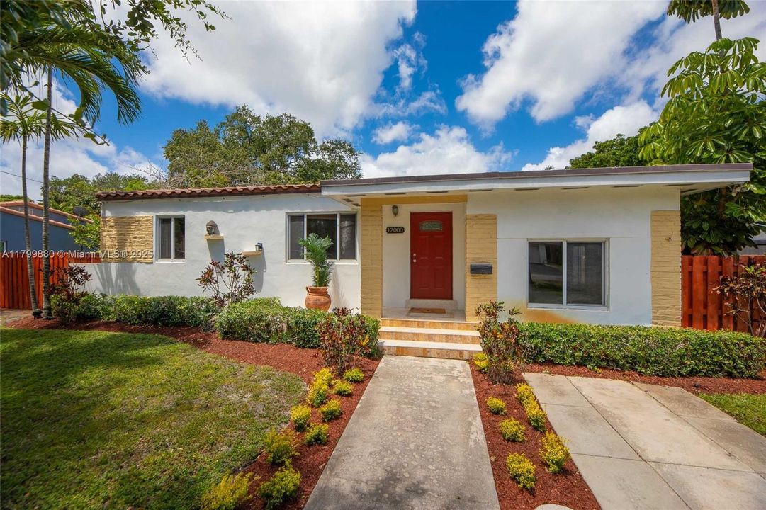 Recently Sold: $875,000 (2 beds, 2 baths, 1345 Square Feet)