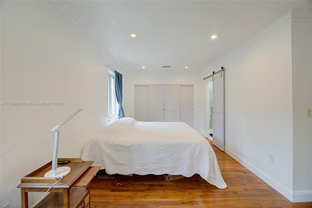 Recently Sold: $875,000 (2 beds, 2 baths, 1345 Square Feet)