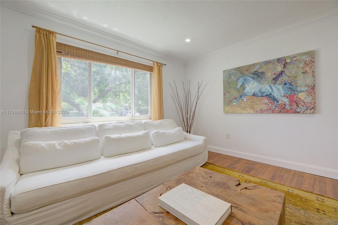 Recently Sold: $875,000 (2 beds, 2 baths, 1345 Square Feet)