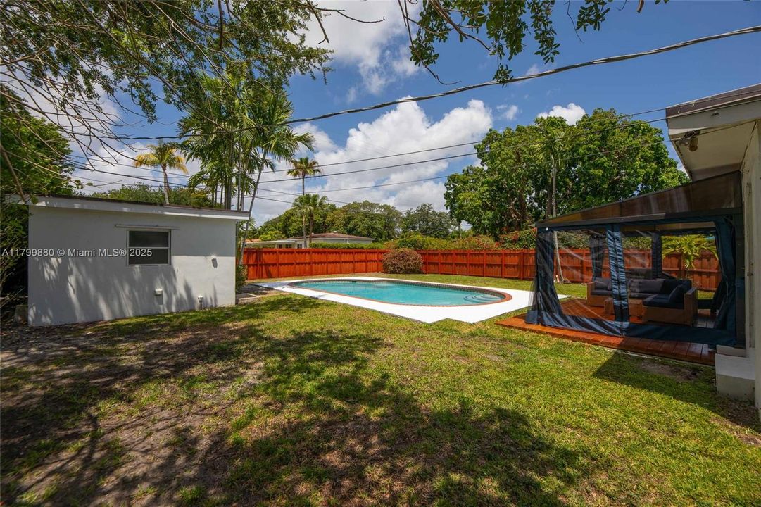 Recently Sold: $875,000 (2 beds, 2 baths, 1345 Square Feet)