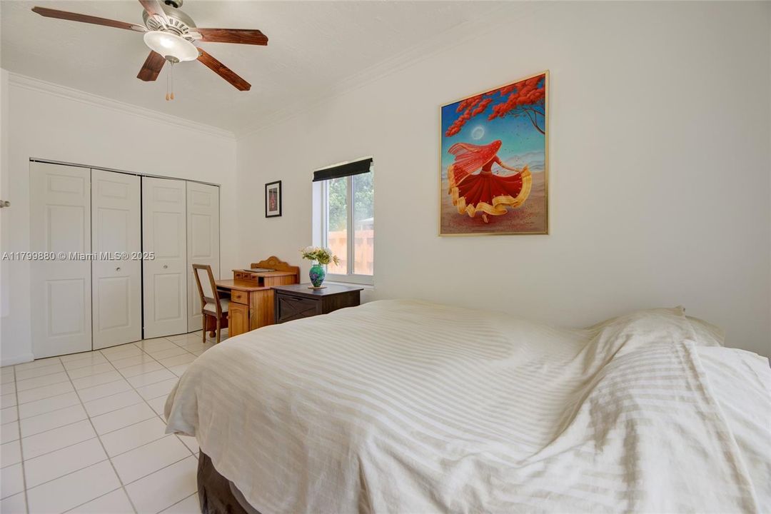 Recently Sold: $875,000 (2 beds, 2 baths, 1345 Square Feet)