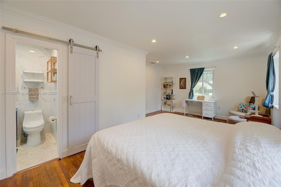 Recently Sold: $875,000 (2 beds, 2 baths, 1345 Square Feet)