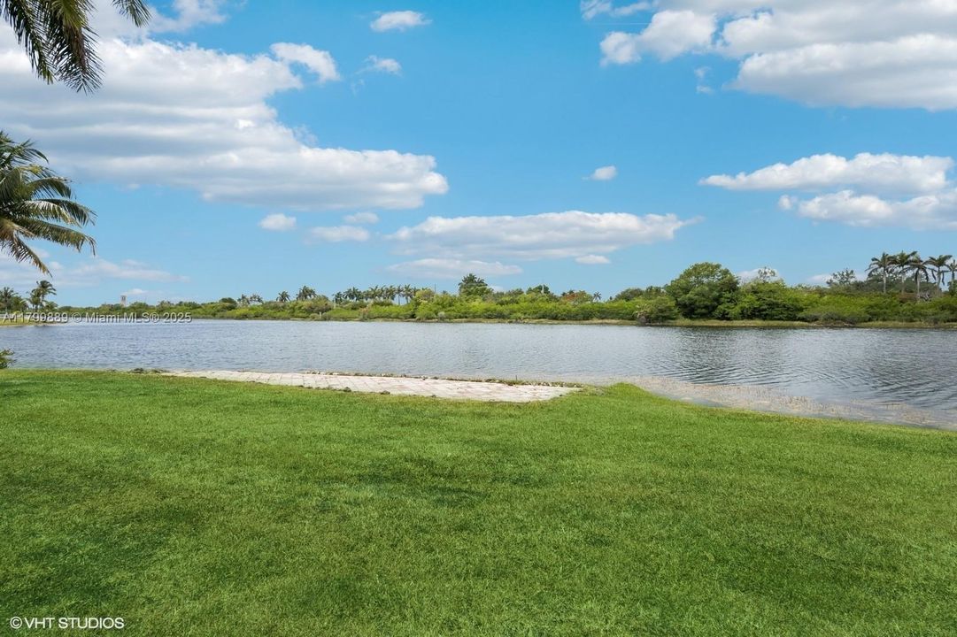 合同活跃: $749,900 (3 贝兹, 2 浴室, 1815 平方英尺)