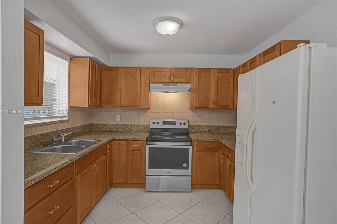 Recently Sold: $685,000 (0 beds, 0 baths, 2426 Square Feet)