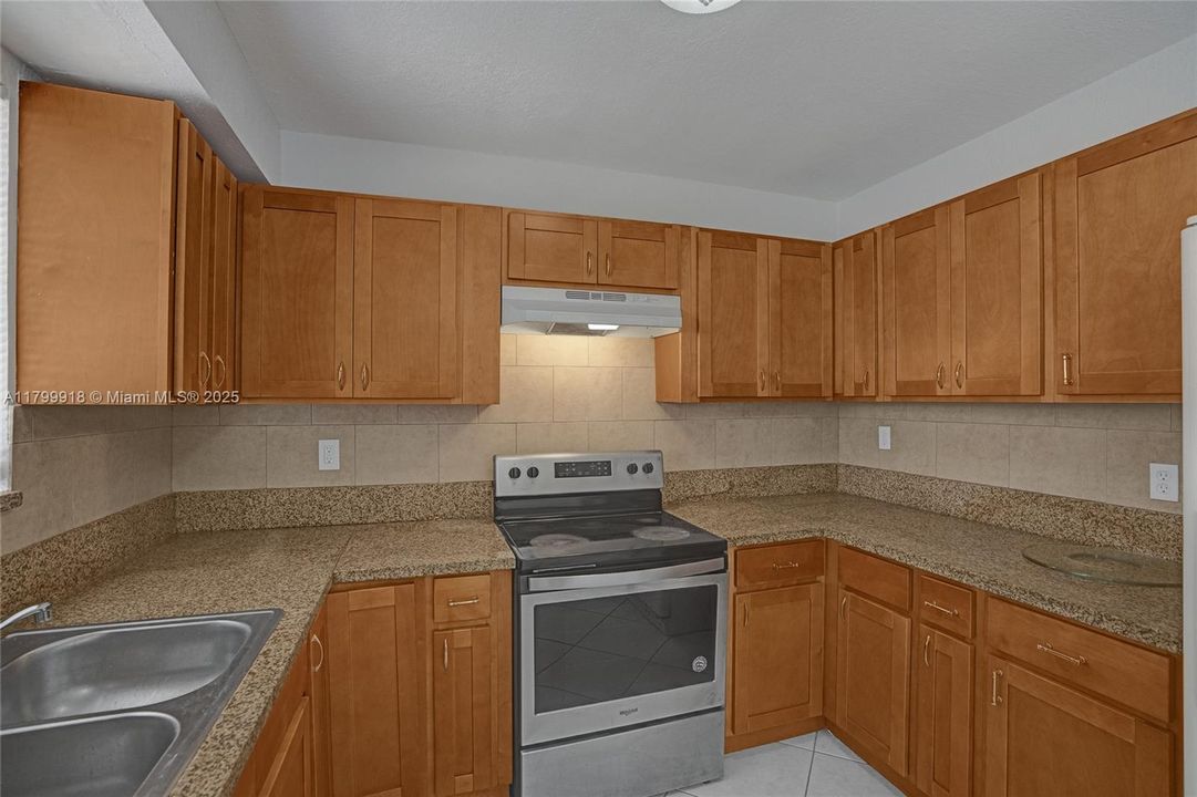 Recently Sold: $685,000 (0 beds, 0 baths, 2426 Square Feet)