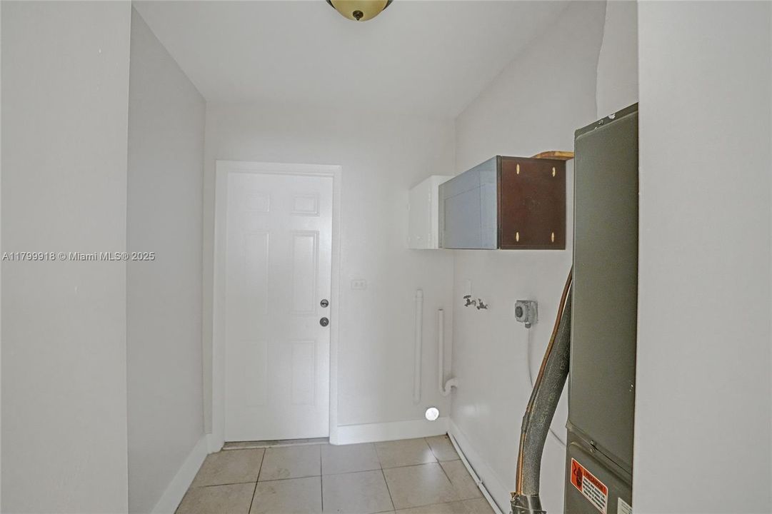 Recently Sold: $685,000 (0 beds, 0 baths, 2426 Square Feet)