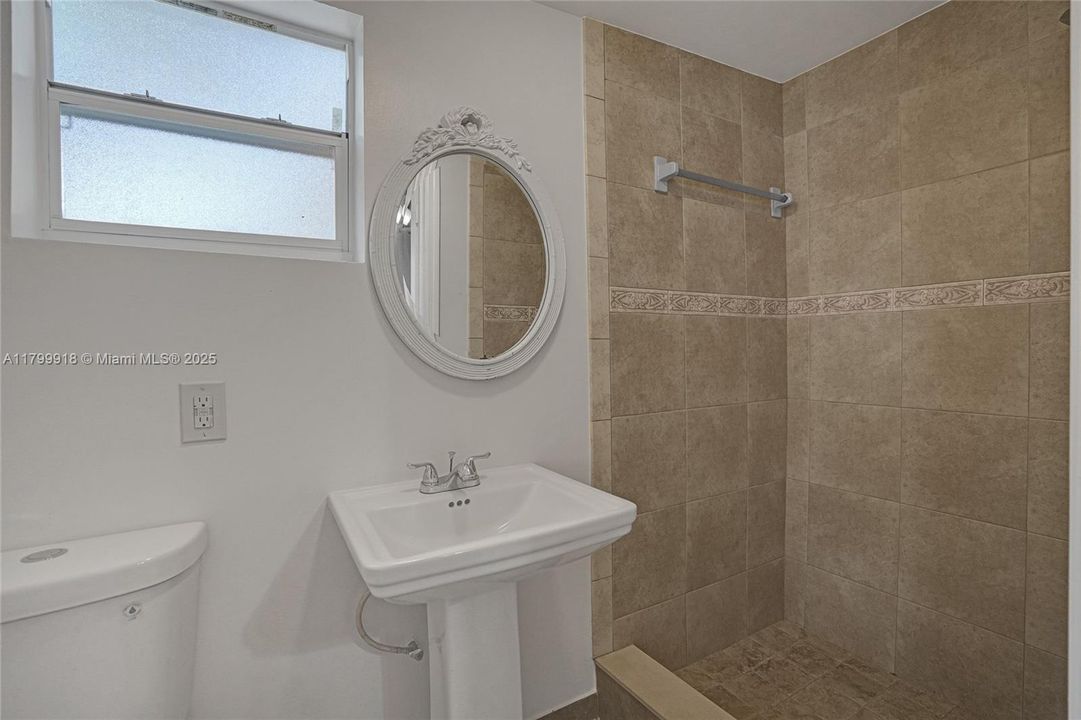 Recently Sold: $685,000 (0 beds, 0 baths, 2426 Square Feet)