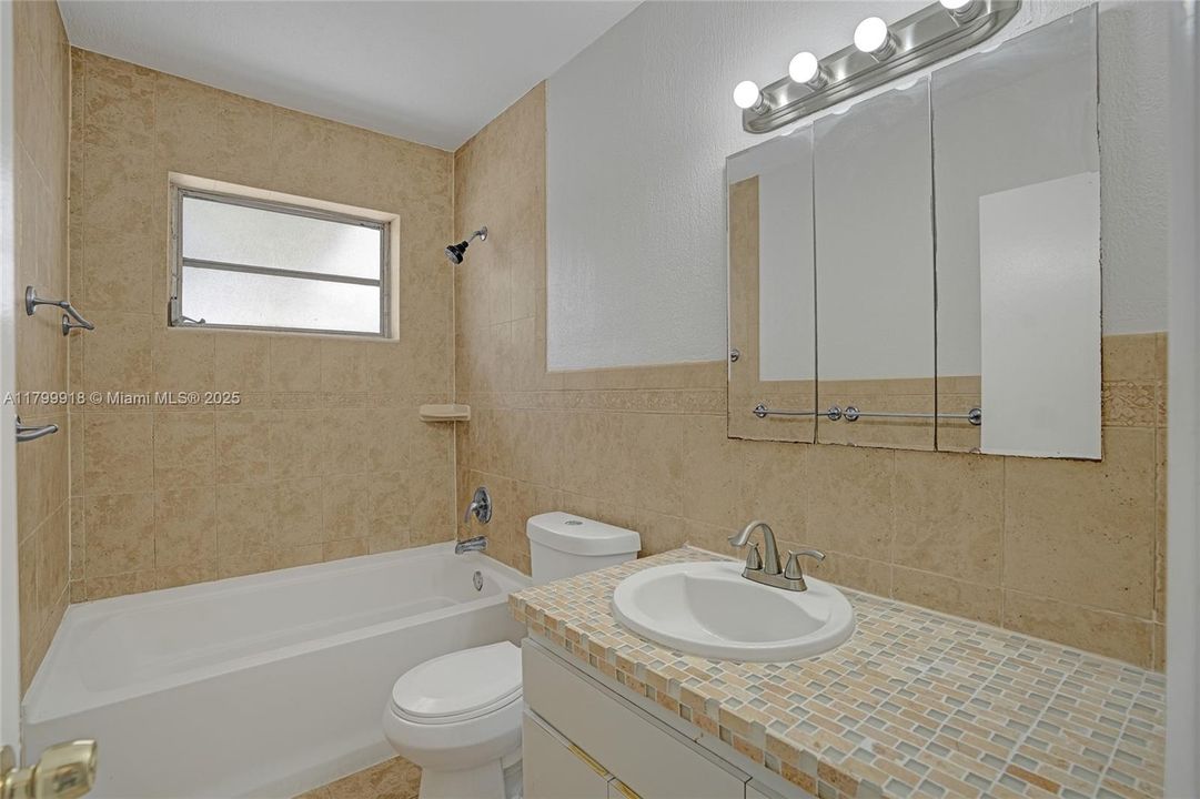 Recently Sold: $685,000 (0 beds, 0 baths, 2426 Square Feet)