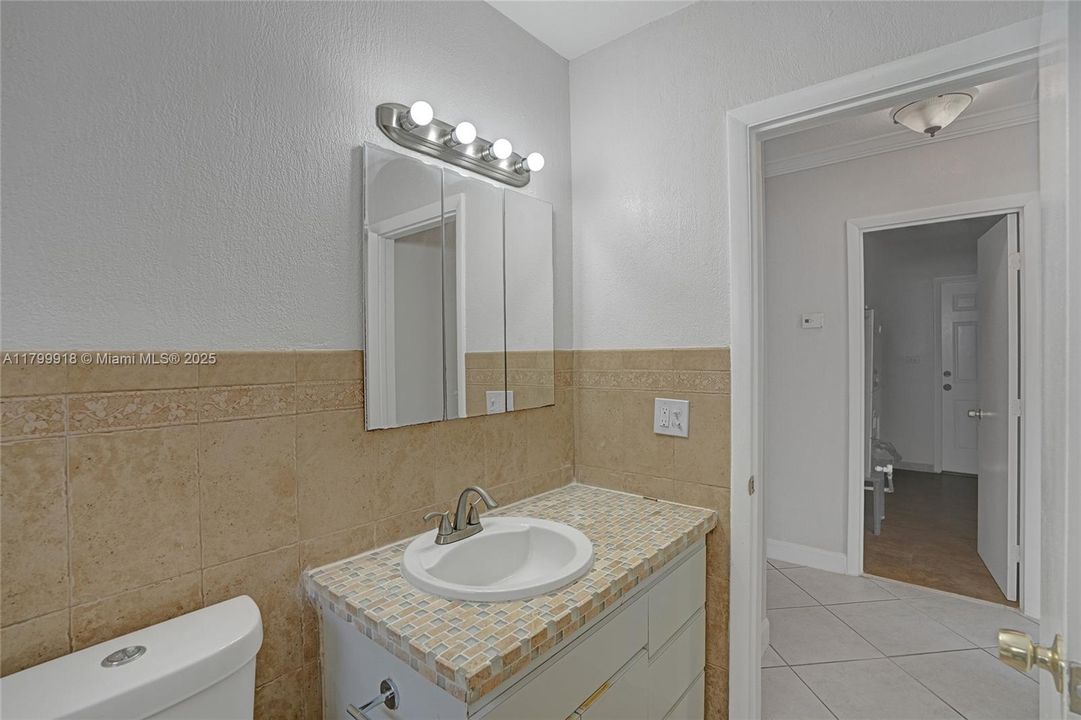 Recently Sold: $685,000 (0 beds, 0 baths, 2426 Square Feet)