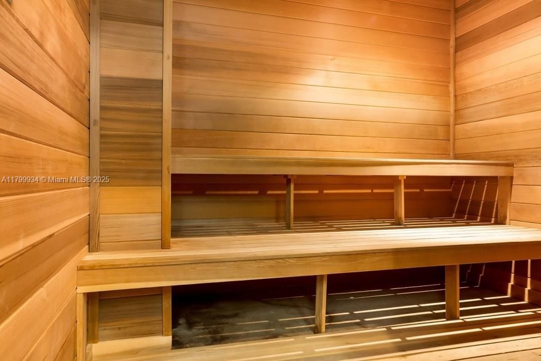 For Sale: $1,700,000 (2 beds, 2 baths, 1614 Square Feet)