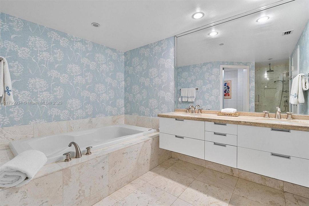 For Sale: $1,700,000 (2 beds, 2 baths, 1614 Square Feet)