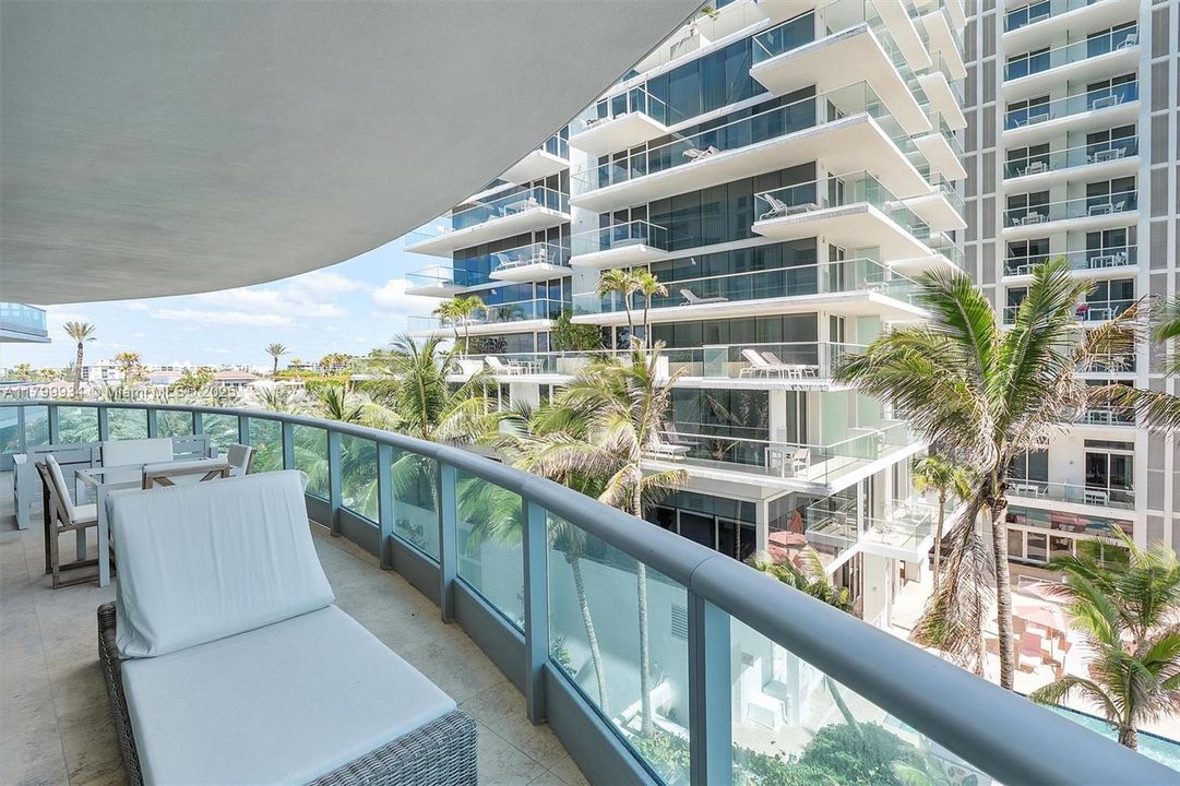 For Sale: $1,700,000 (2 beds, 2 baths, 1614 Square Feet)