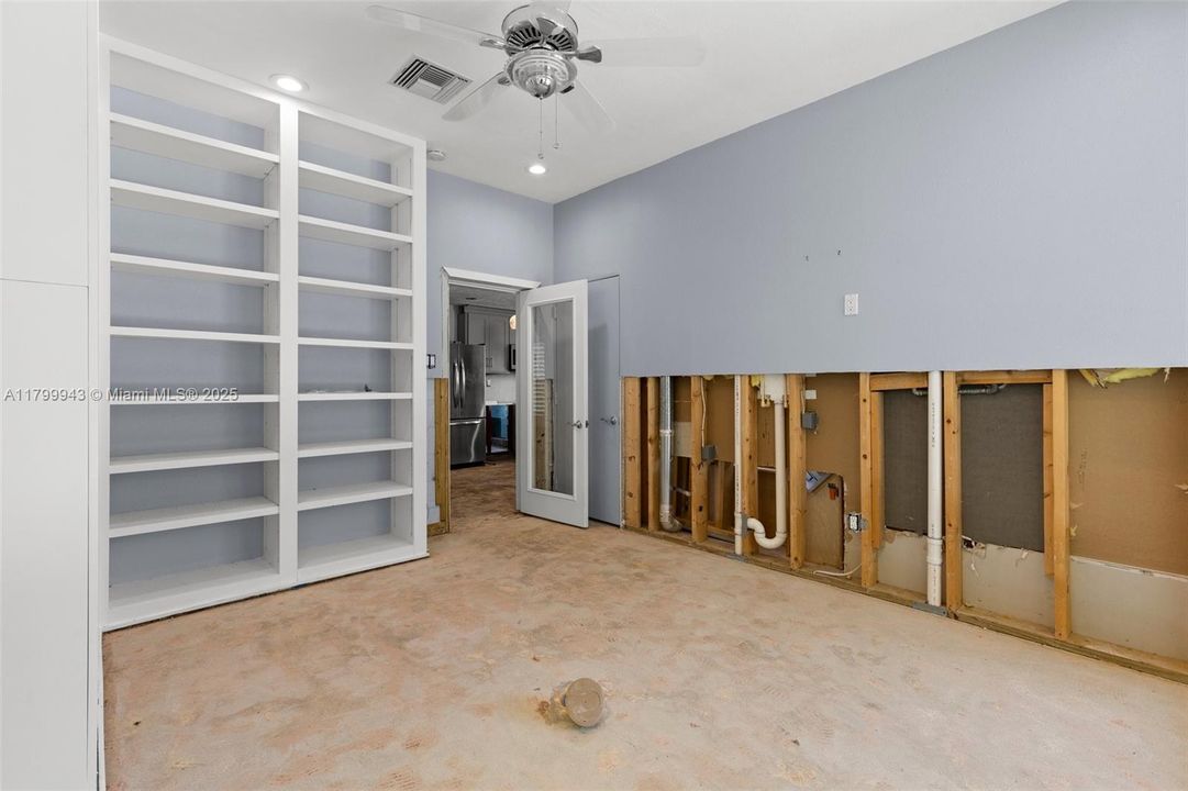 Недавно продано: $1,150,000 (4 спален, 2 ванн, 1810 Квадратных фут)