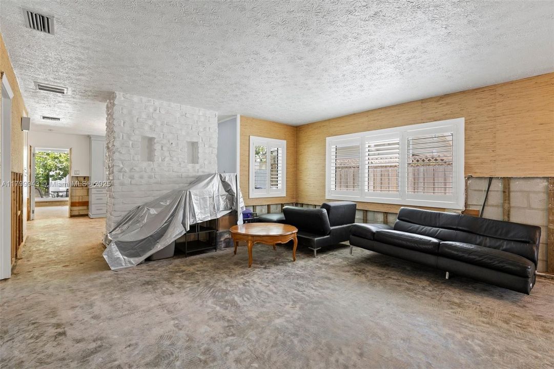 Недавно продано: $1,150,000 (4 спален, 2 ванн, 1810 Квадратных фут)