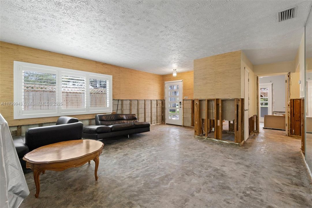 Недавно продано: $1,150,000 (4 спален, 2 ванн, 1810 Квадратных фут)