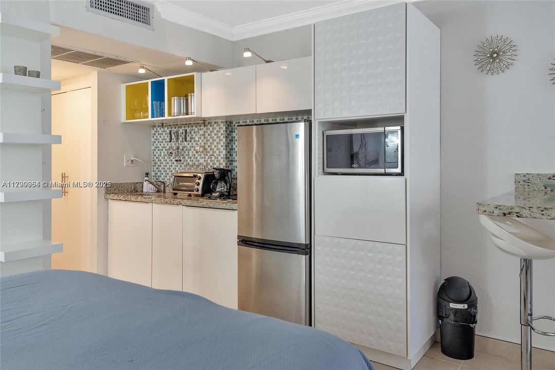 For Sale: $150,000 (0 beds, 1 baths, 360 Square Feet)