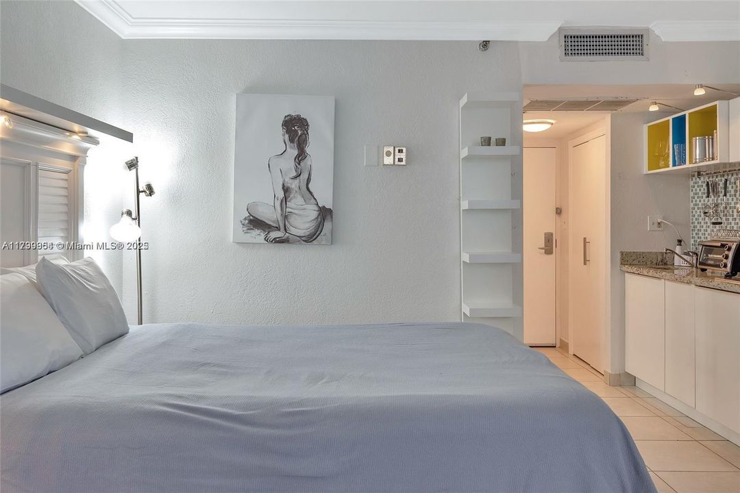 For Sale: $150,000 (0 beds, 1 baths, 360 Square Feet)