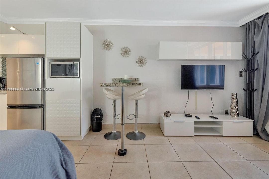 For Sale: $150,000 (0 beds, 1 baths, 360 Square Feet)