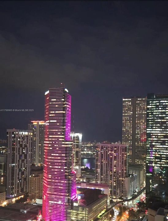 На продажу: $569,900 (2 спален, 2 ванн, 920 Квадратных фут)