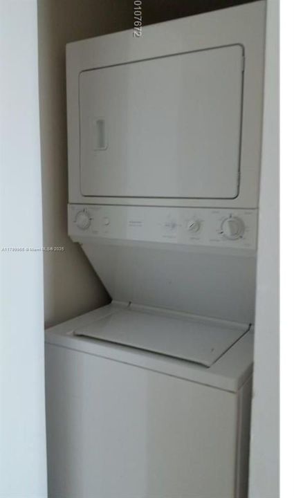 На продажу: $569,900 (2 спален, 2 ванн, 920 Квадратных фут)