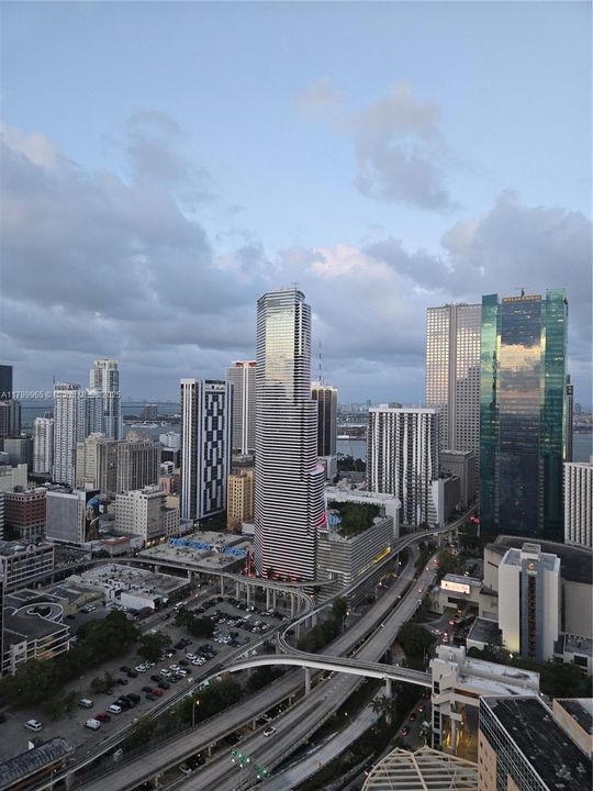 На продажу: $569,900 (2 спален, 2 ванн, 920 Квадратных фут)