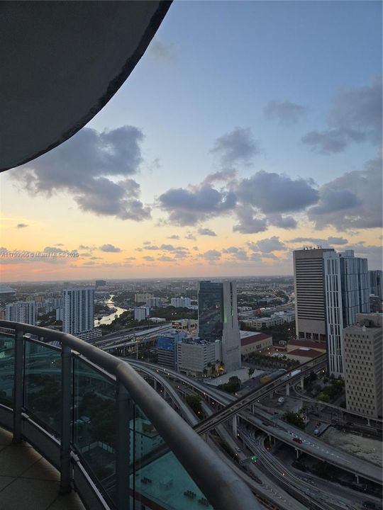 На продажу: $569,900 (2 спален, 2 ванн, 920 Квадратных фут)