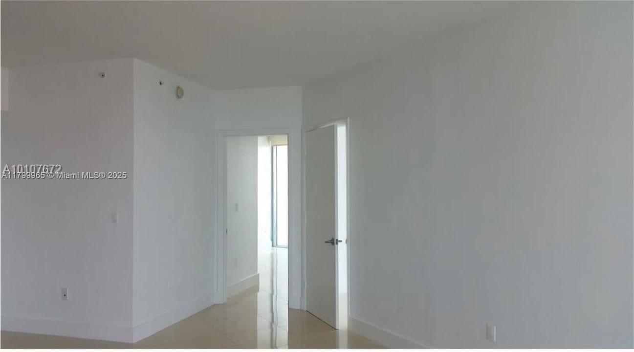 На продажу: $569,900 (2 спален, 2 ванн, 920 Квадратных фут)