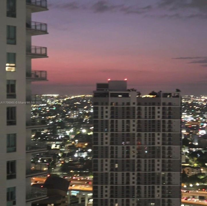 На продажу: $569,900 (2 спален, 2 ванн, 920 Квадратных фут)