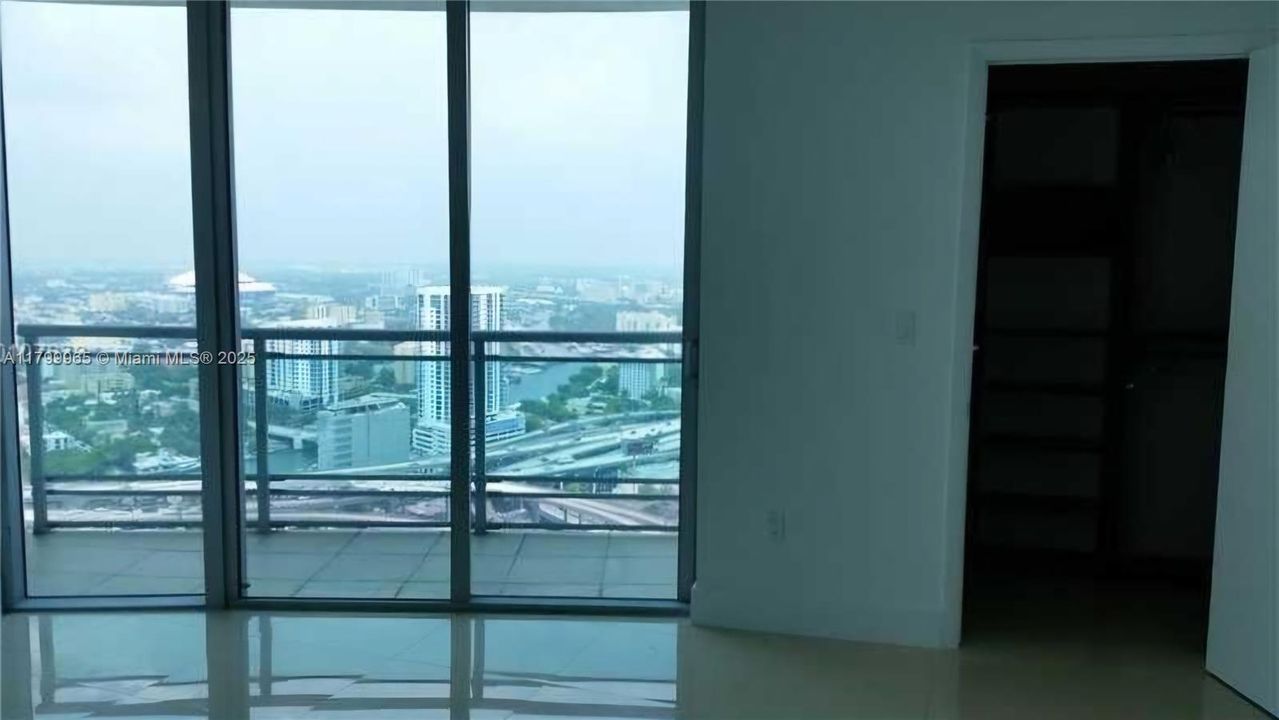 На продажу: $569,900 (2 спален, 2 ванн, 920 Квадратных фут)