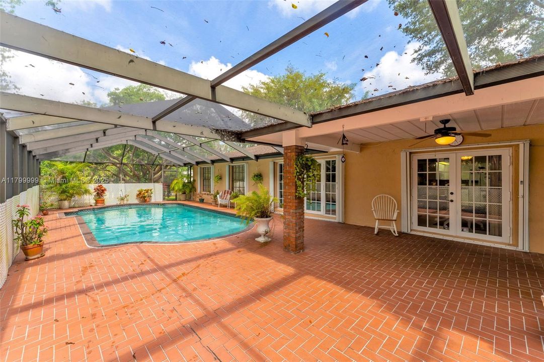 For Sale: $925,000 (3 beds, 2 baths, 1799 Square Feet)