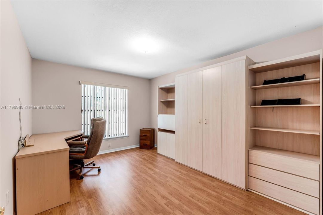 For Sale: $925,000 (3 beds, 2 baths, 1799 Square Feet)
