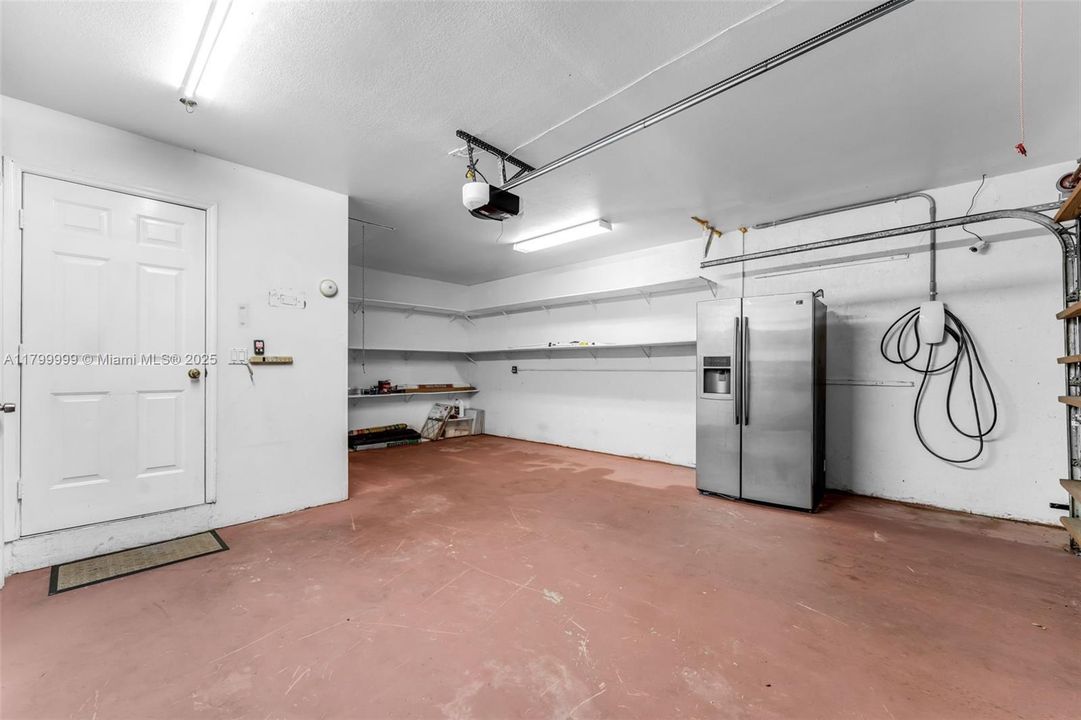 For Sale: $925,000 (3 beds, 2 baths, 1799 Square Feet)