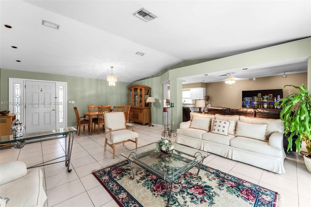 For Sale: $925,000 (3 beds, 2 baths, 1799 Square Feet)