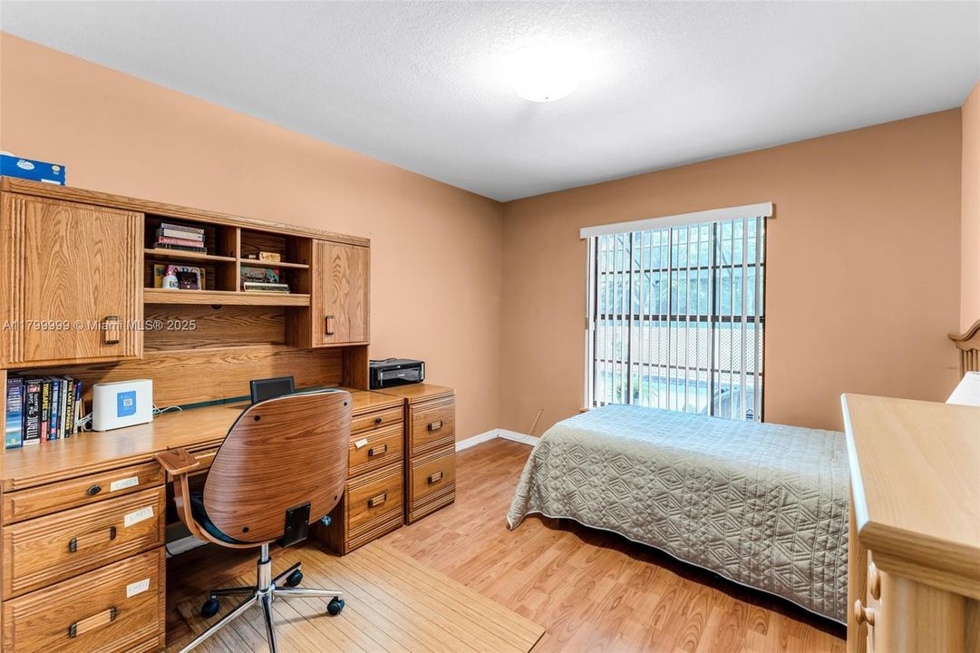 For Sale: $925,000 (3 beds, 2 baths, 1799 Square Feet)