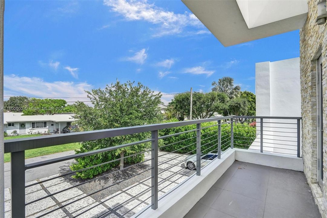 Недавно продано: $1,950,000 (6 спален, 5 ванн, 3511 Квадратных фут)