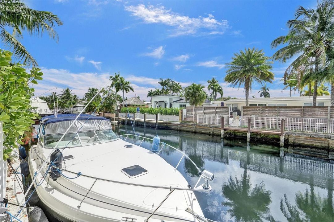 Недавно продано: $1,950,000 (6 спален, 5 ванн, 3511 Квадратных фут)