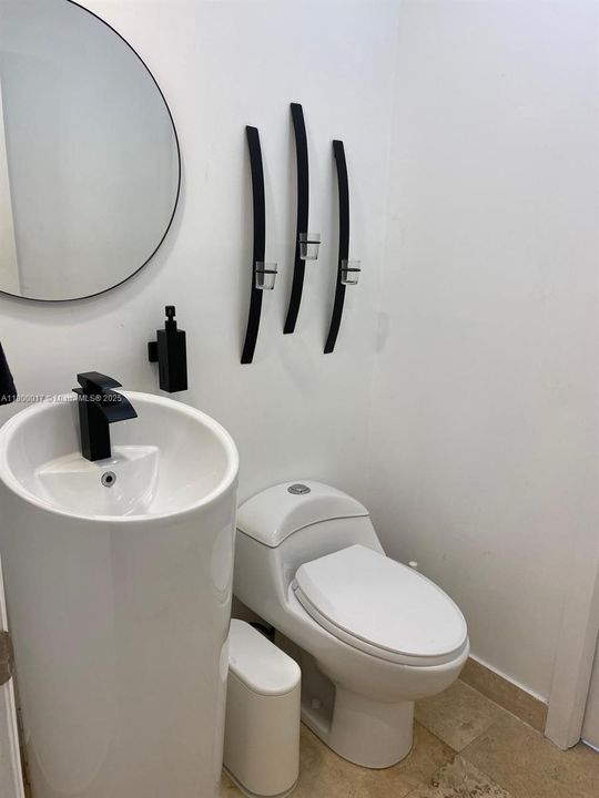 For Sale: $1,030,000 (3 beds, 2 baths, 1679 Square Feet)