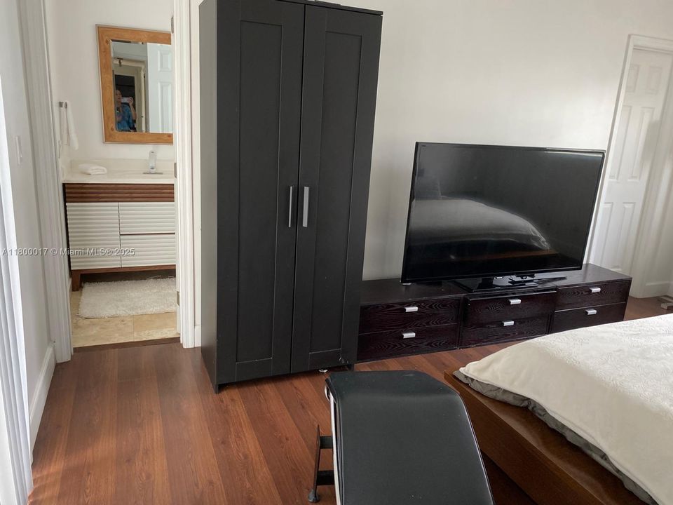 For Sale: $1,030,000 (3 beds, 2 baths, 1679 Square Feet)