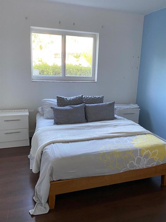 For Sale: $1,030,000 (3 beds, 2 baths, 1679 Square Feet)