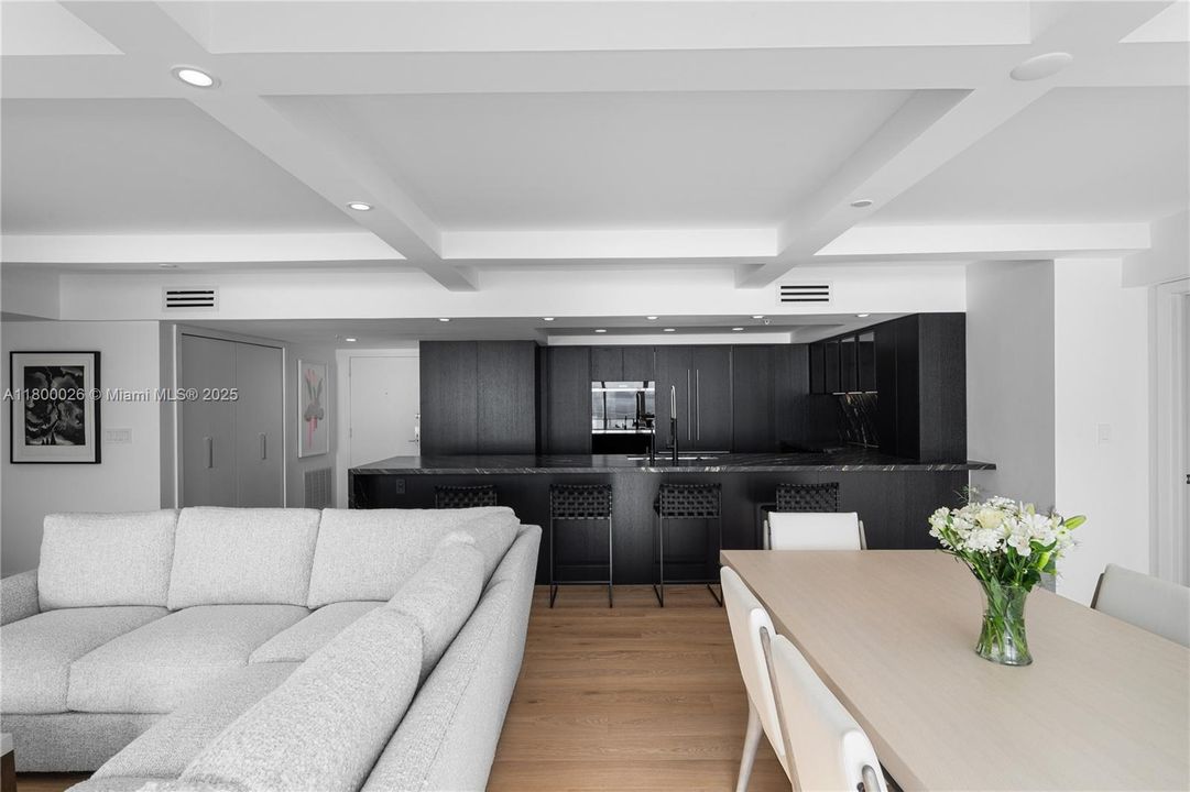 На продажу: $3,450,000 (4 спален, 2 ванн, 2246 Квадратных фут)