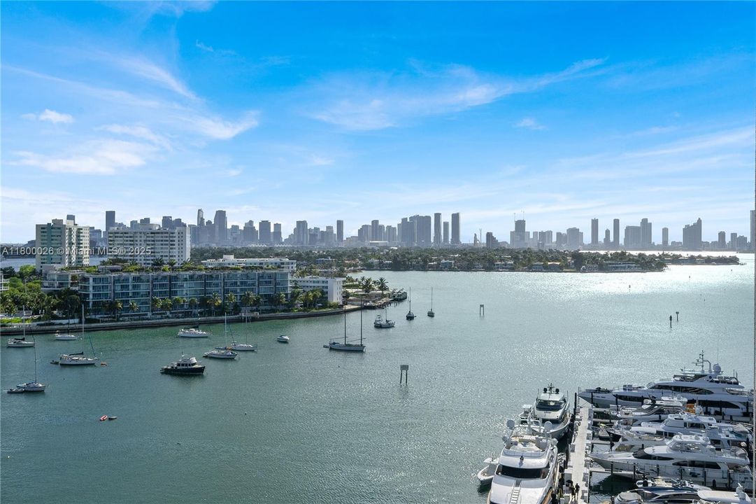 На продажу: $3,450,000 (4 спален, 2 ванн, 2246 Квадратных фут)